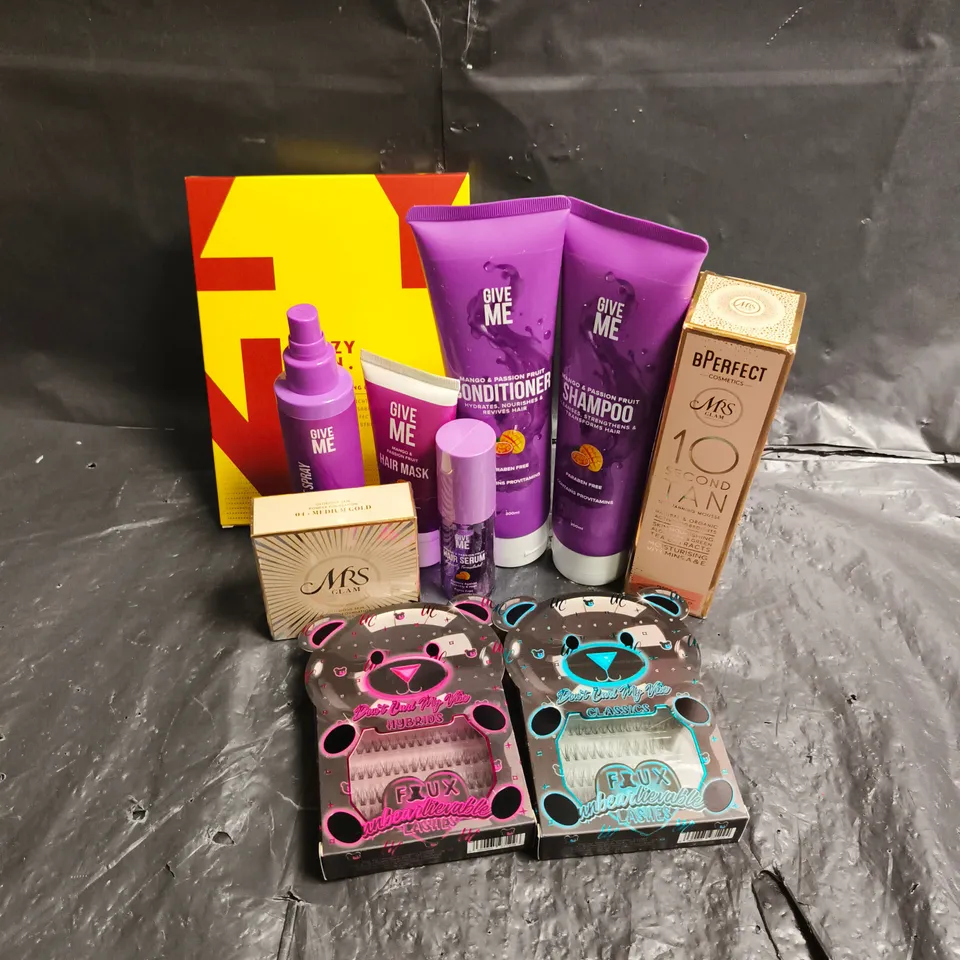 APPROXIMATEY 20 ASSORTED HEALTH AND BEAUTY PRODUCTS TO INCLUDE - BPERFECT 10 SECOND TAN MOUSSE - GIVE ME SHAMPOO & CONDITIONER - UNBEARLIEVABLE CLUSTER LASHES - ETC