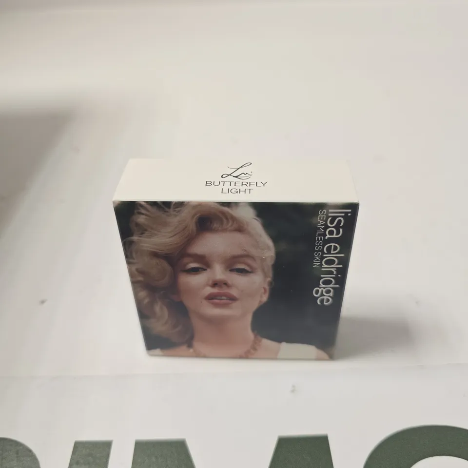 ISLA ELDRIDGE SEAMLESS SKIN MAKE-UP – BUTTERFLY LIGHT (BOXED)