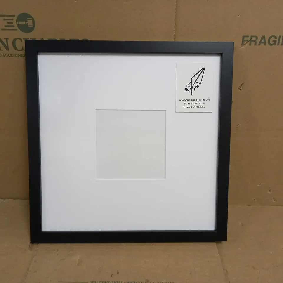 FABIAN CLARKE BLACK/WHITE PICTURE FRAME