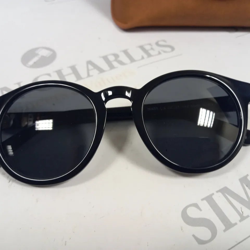 BOXED PAIR OF VALLON WAYLON GLASSES - BLACK