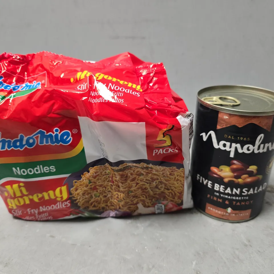 APPROXIMATELY 10 ASSORTED FOOD ITEMS TO INCLUDE -5 BEAN SALAD , INDOMIE MI GORENG NOODLES 