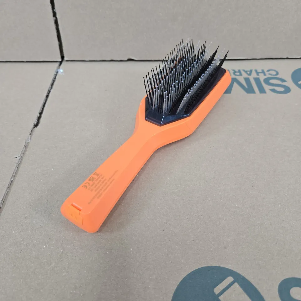 BOXED LAB LIFE LED HAIRBRUSH