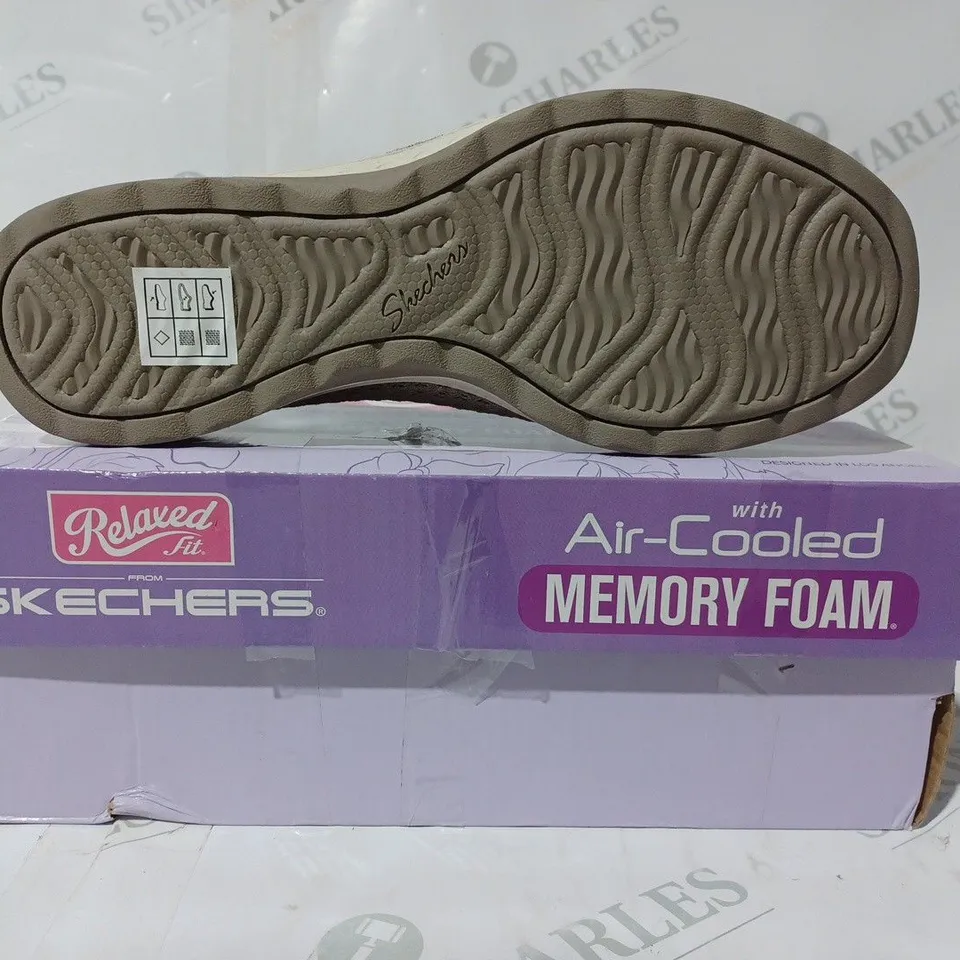 BOXED PAIR OF SKECHERS RELAXED FIT SHOES IN TAUPE UK SIZE 5