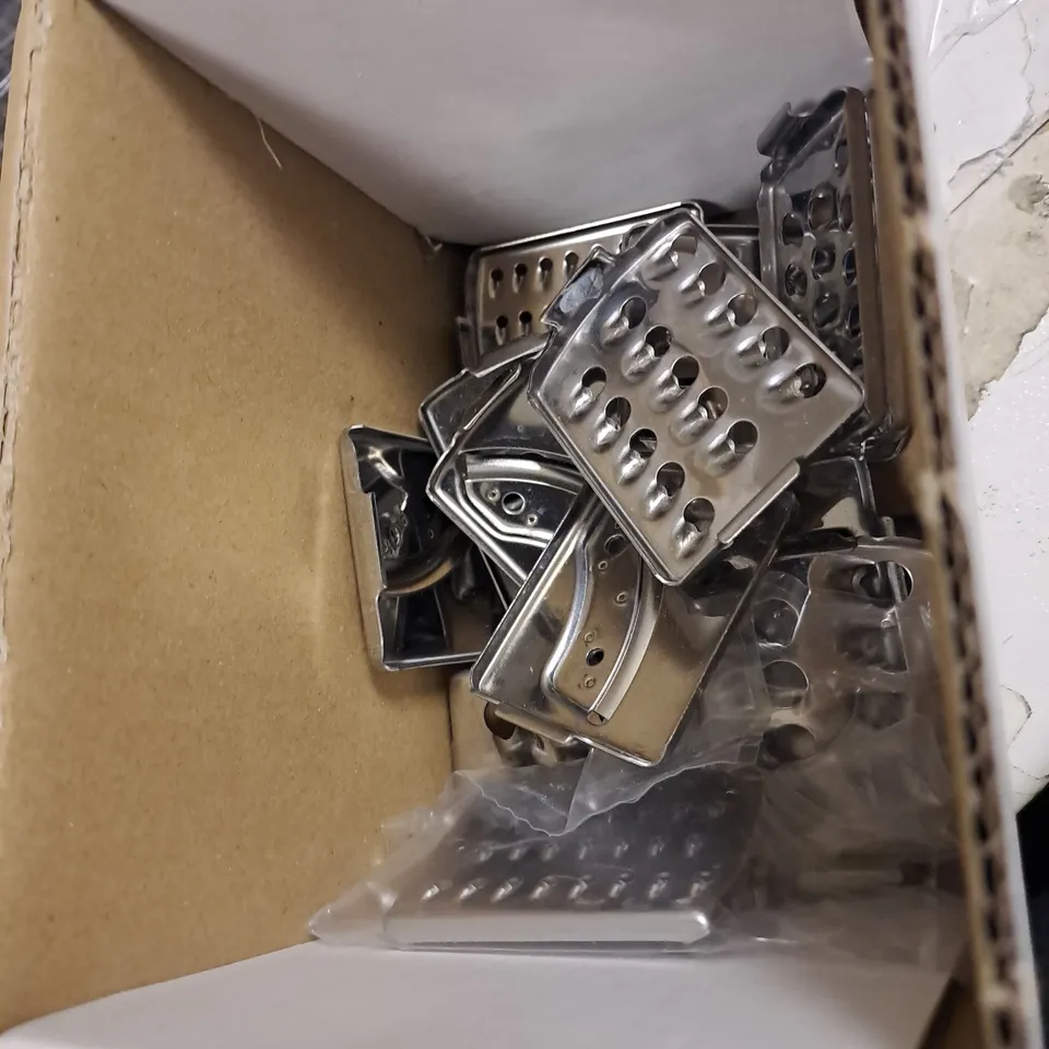 BOX OF 5 ASSORTED ITEMS TO INCLUDE UNDER ARMOUR HEADBANDS, KITCHEN SCALES, BBQ COOKING PLATE 