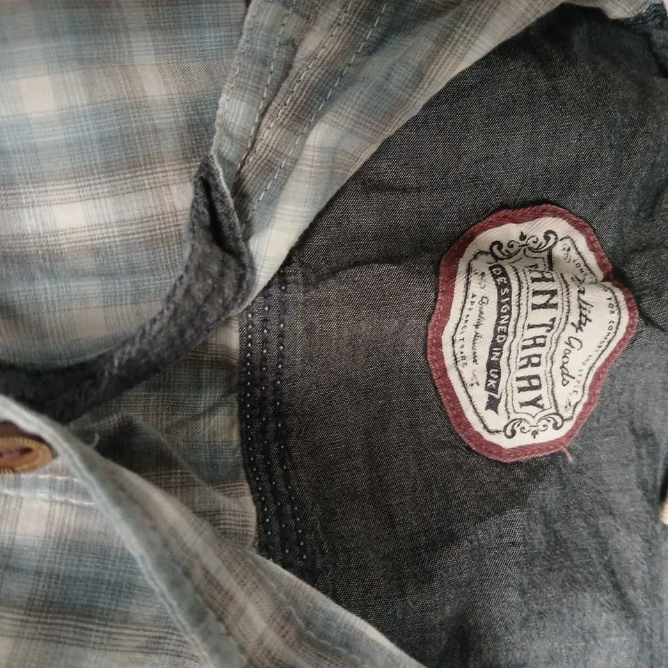 MEN'S PLAID BUTTON-DOWN SHIRT, LONG SLEEVE SIZE M