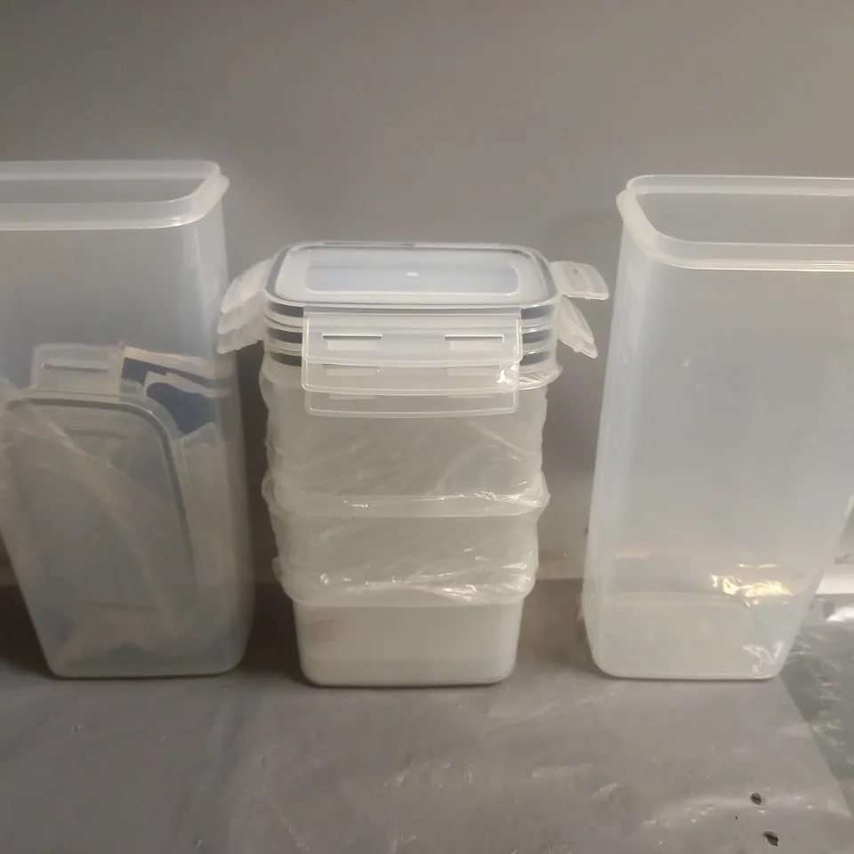 BOX OF APPROXIMATELY 10 UNBRANDED PLASTIC TUBS IN VARIOUS SIZES 