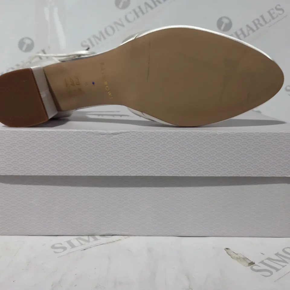 BOXED PAIR OF RAINBOW STACY CLOSED TOE LOW HEEL SHOES IN IVORY SATIN UK SIZE 6