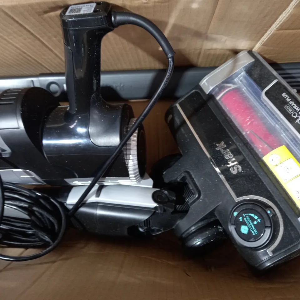 BOXED SHARK STRATOS ANTI HAIR WRAP PET PRO VACUUM CLEANER HZ3000UKT