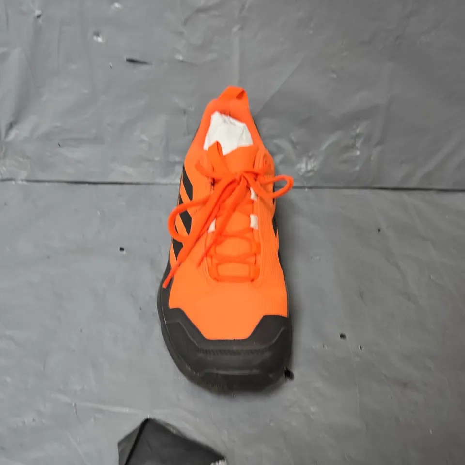 UNBOXED PAIR OF ADIDAS TERREX EASTRAIL GORE-TEX HIKING SHOES IN ORANGE - UK 10