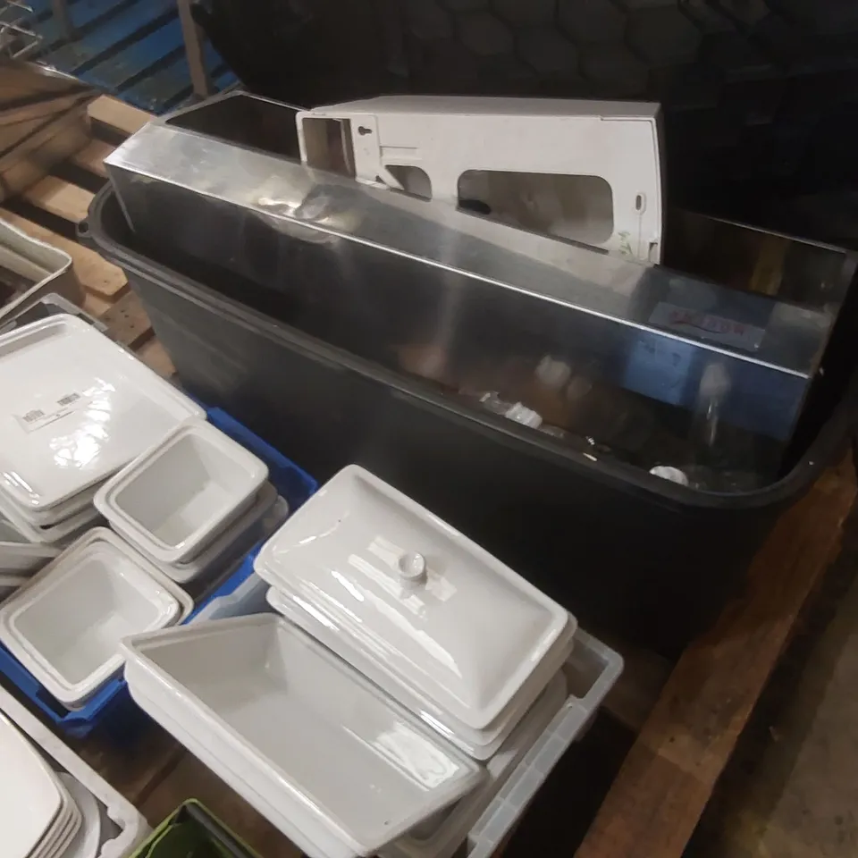 PALLET CONTAINING A LARGE QUANTITY OF ASSORTED CATERING ITEMS ECT