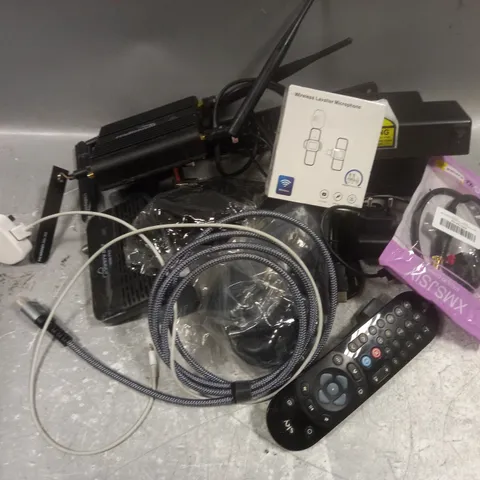 APPROXIMATELY 20 ASSORTED ITEMS TO INCLUDE WIRELESS LAVALIER MICROPHONE, SKY REMOTE, SAFESCAN-40, HDMI CABLE