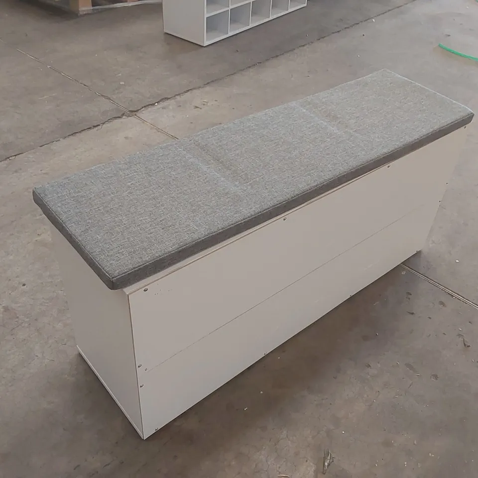 WOODEN STORAGE BENCH