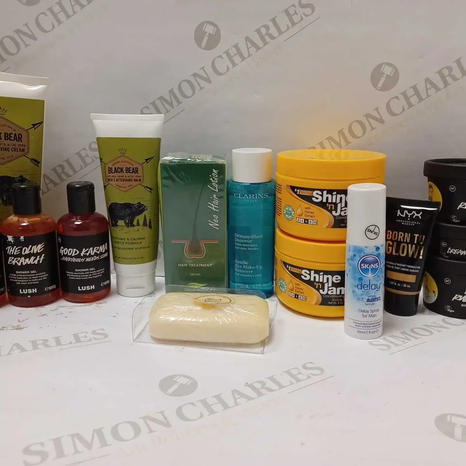 LOT OF APPROX 10 ASSORTED BEAUTY PRODUCTS TO INCLUDE CLARINS EYE MAKEUP REMOVER, LUSH BODY SCRUB, NYX RADIANT FOUNDATION, ETC 