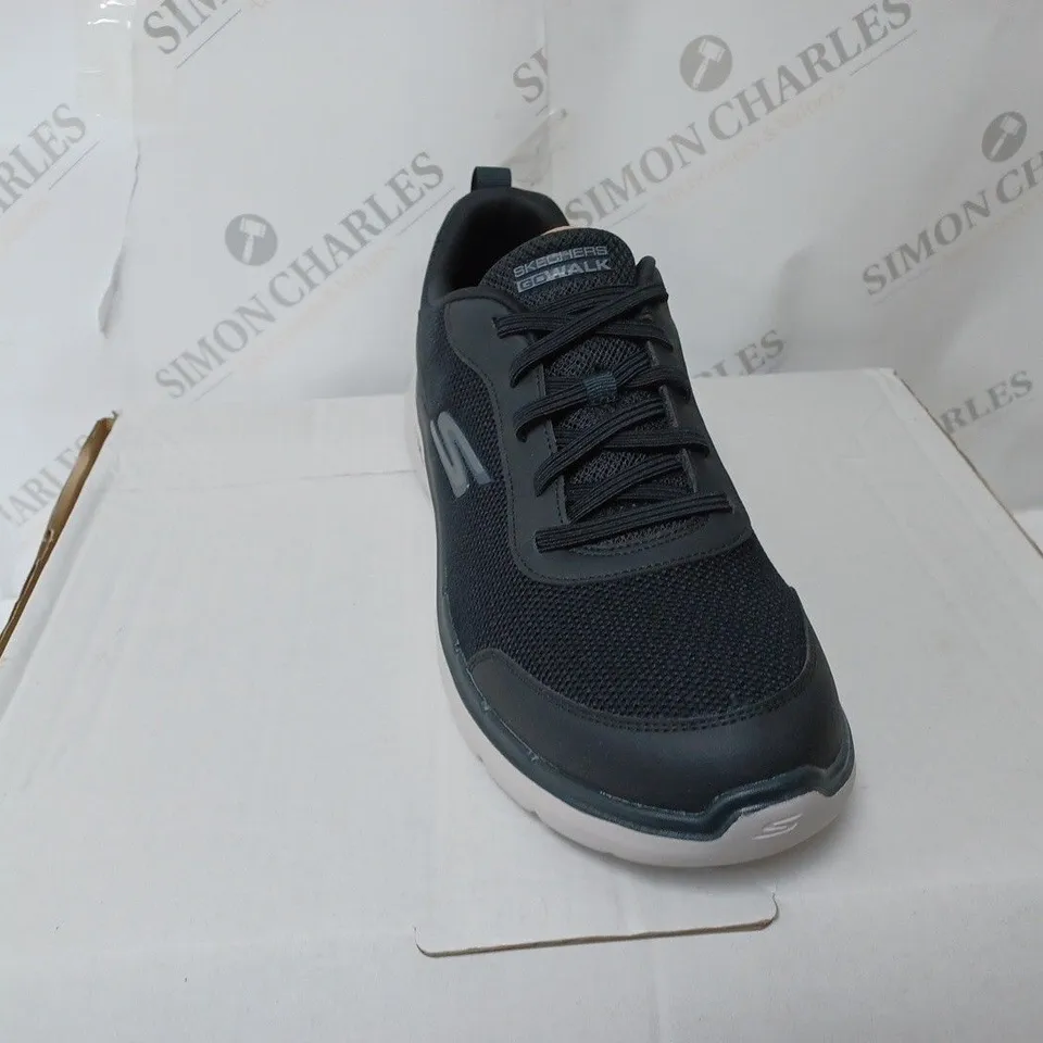 sketchers black running shoes size 11