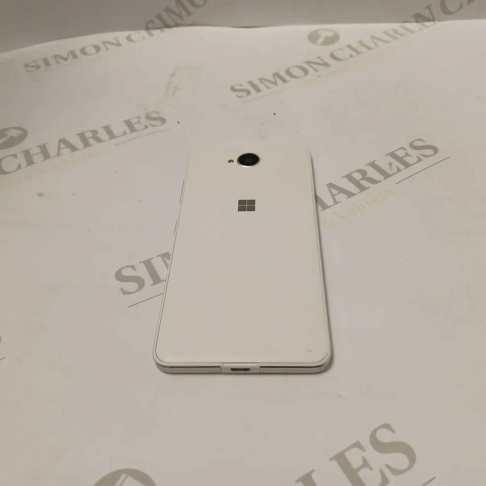 MICROSOFT SMART PHONE - WHITE 