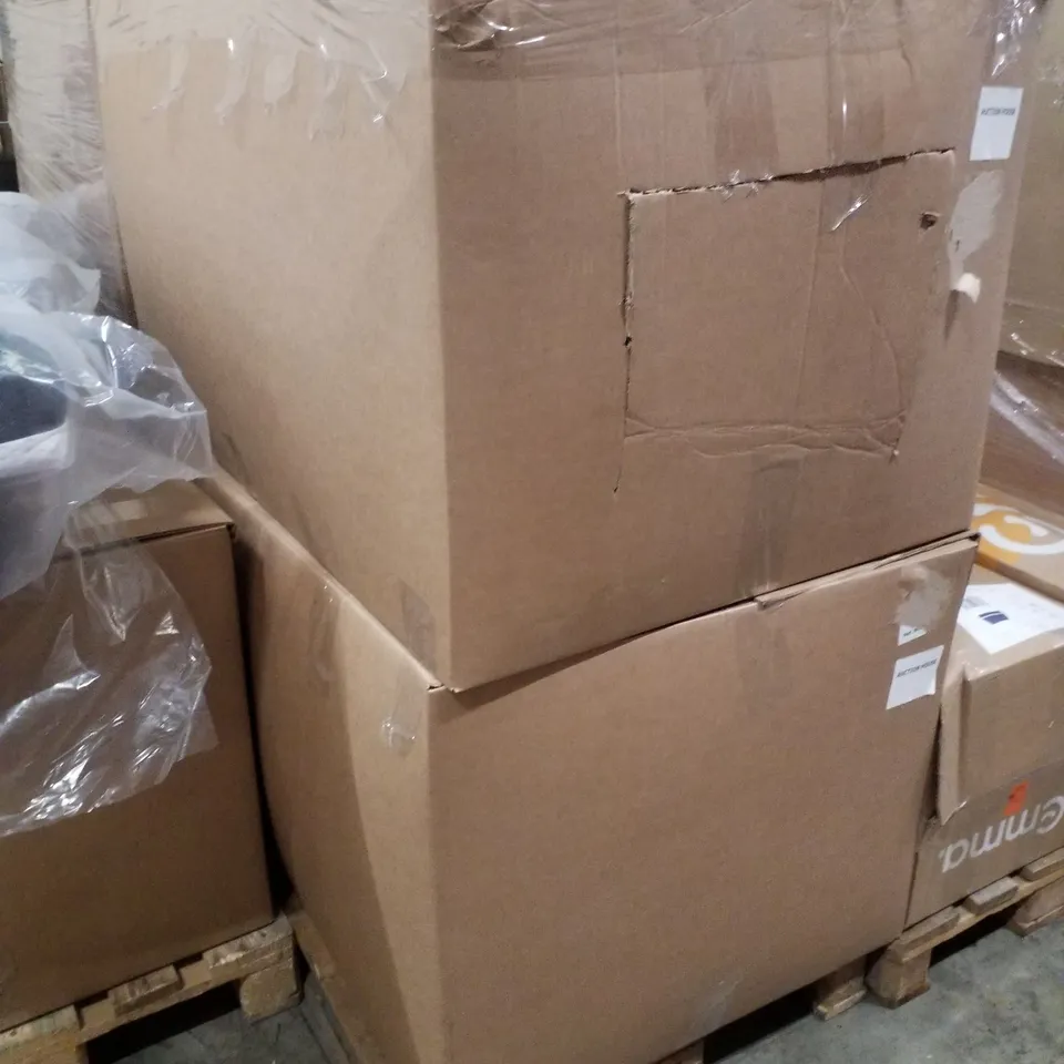 PALLET CONTAINING ASSORTED BEDDING INCLUDING PILLOWS & MATTRESSES TOPPERS