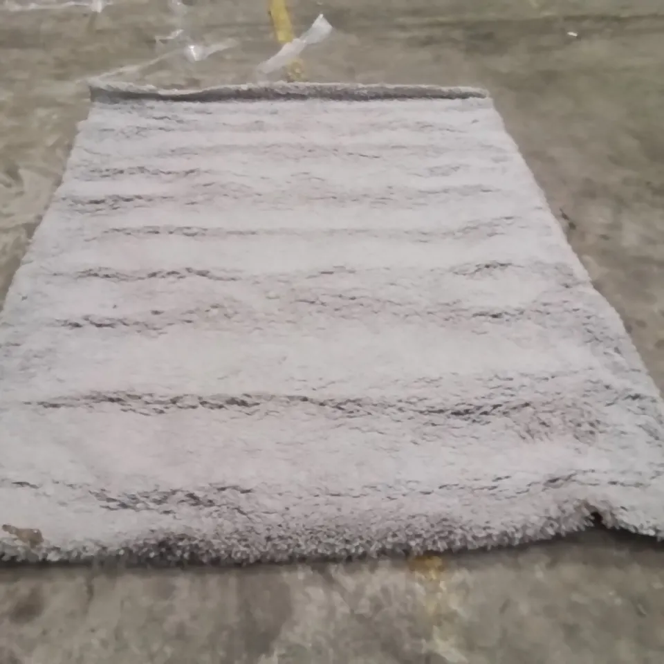 QUALITY DESIGNER AREA RUG - APPROXIMATELY 230X170