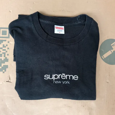 SUPREME SHORT SLEEVE T-SHIRT IN BLACK SIZE MEDIUM