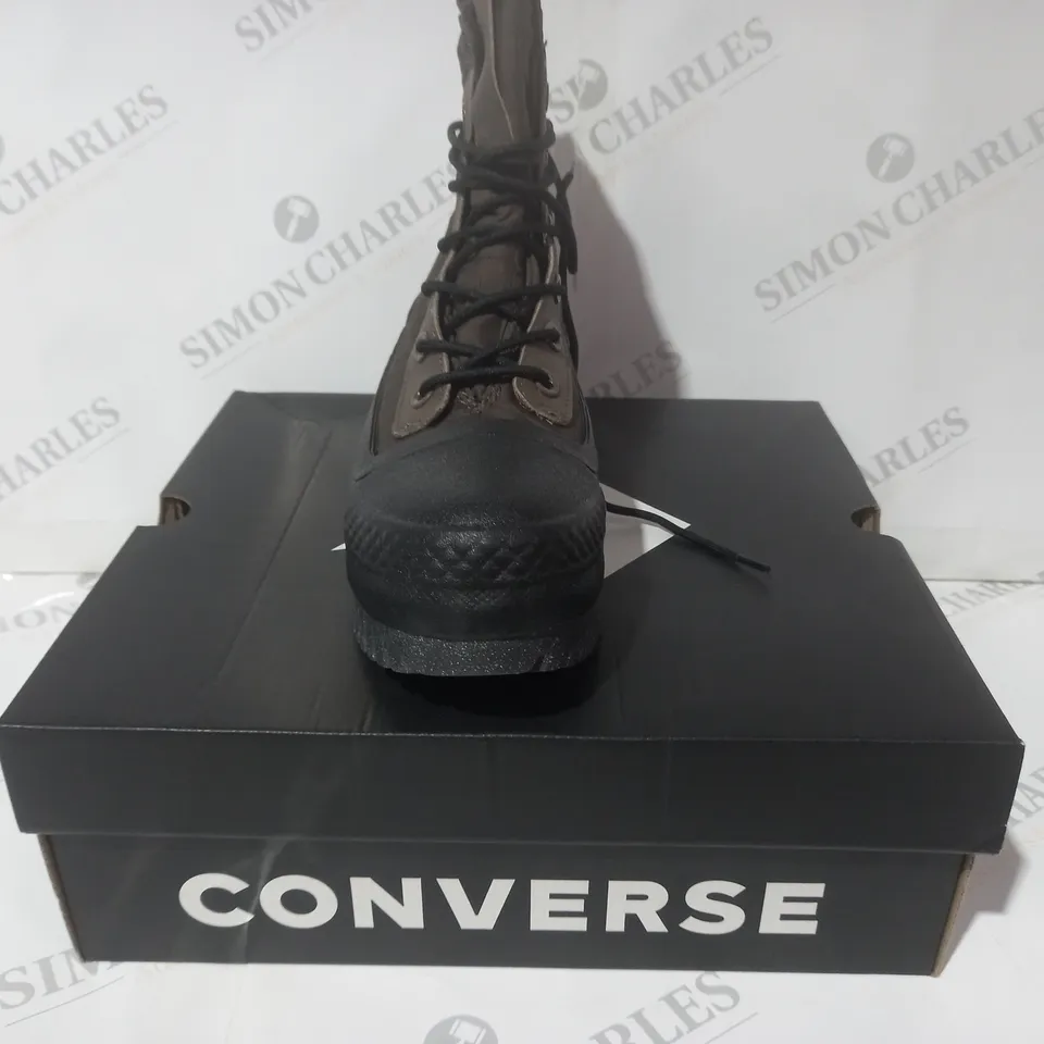 BOXED PAIR OF CONVERSE ALL STAR LUGGED 2.0 CC X-HI SHOES IN BROWN/BLACK UK SIZE 5