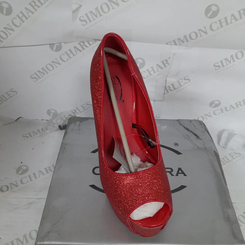 BOXED PAIR OF CASANDRA PLATFORM STILLETO HEEL IN RED GLITTER SIZE 5
