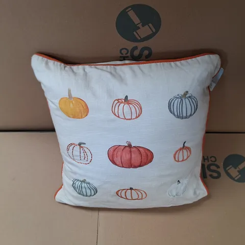 BOX OF APPROXIMATELY 10 PUMPKIN CUSHIONS 42CM X 42CM
