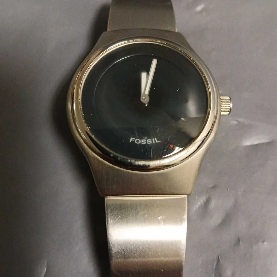 UNBOXED FOSSIL BLACK FACED STAINLESS STEEL WATCH