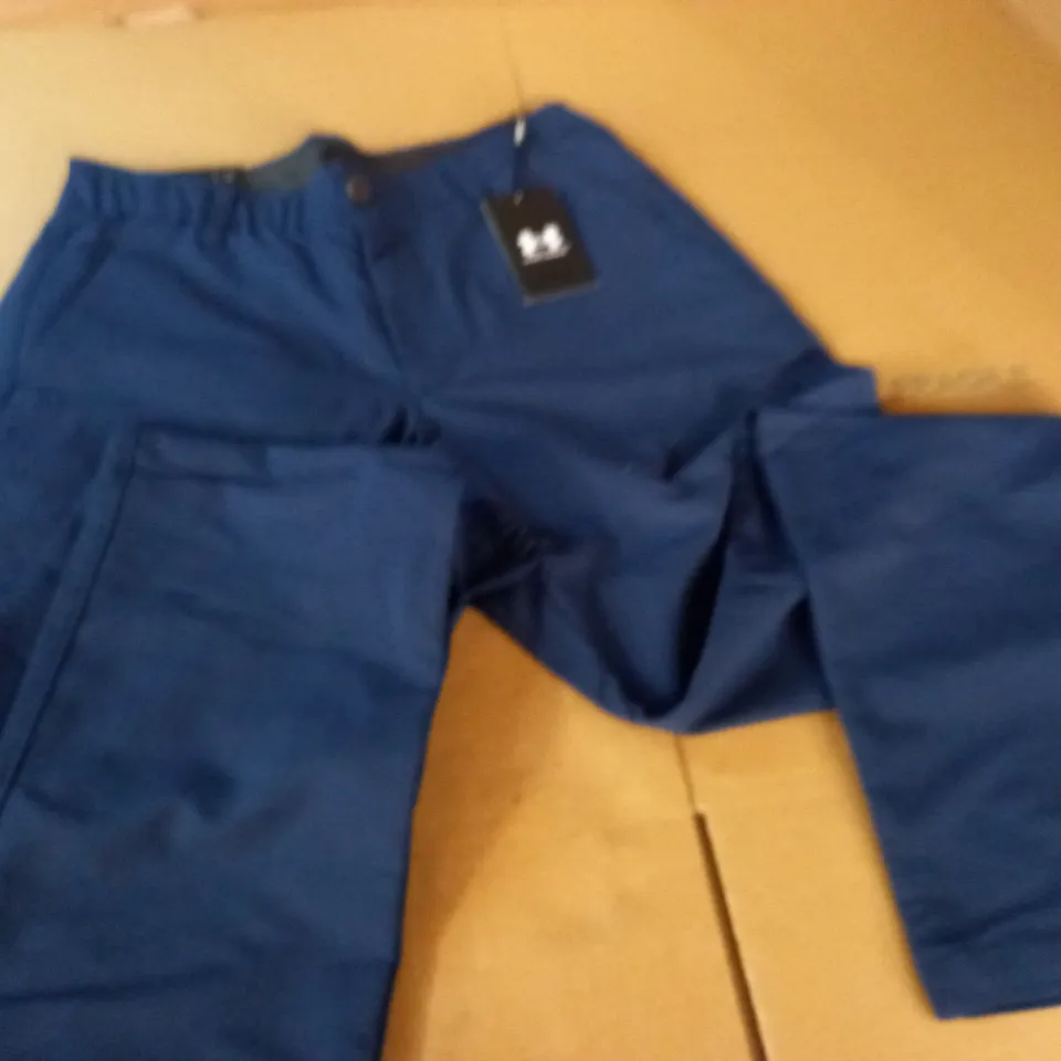 UNDER ARMOUR PERFORMANCE TAPER PANTS IN BLUE - 32/32