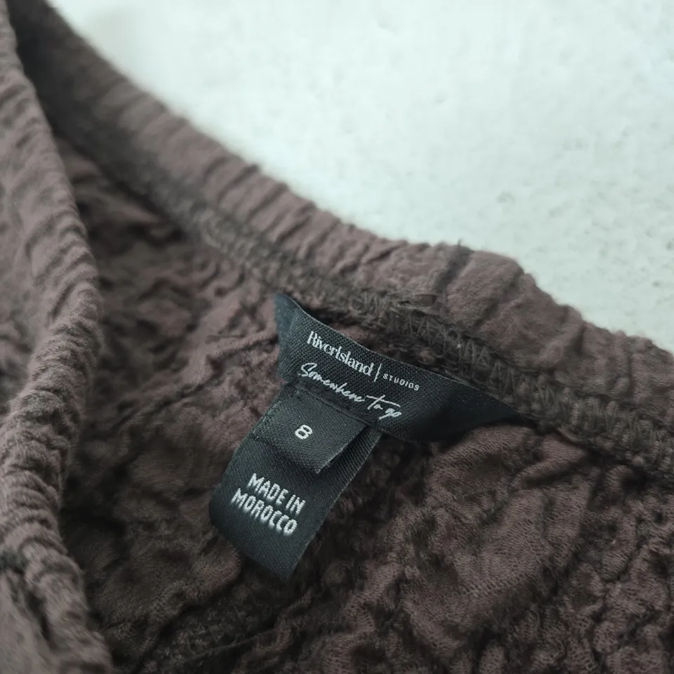 RIVER ISLAND BROWN CRINKLE FLEECE TROUSERS – UK 8 (MADE IN MOROCCO)