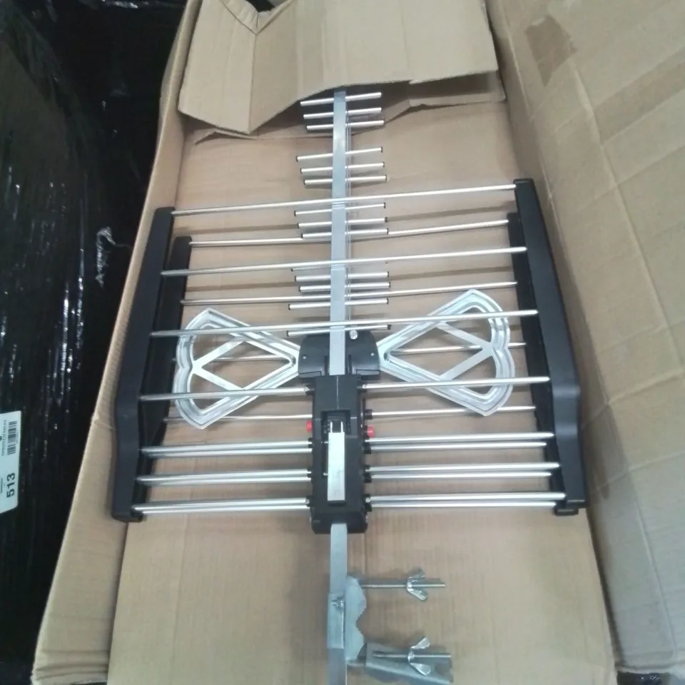 PALLET OF VARIOUS ELECTRICAL PARTS AND FITTINGS TO INCLUDE: 2 ARIEAL ANTENNAS, 8 UNIT NETWORK DATA CABINETS ETC.