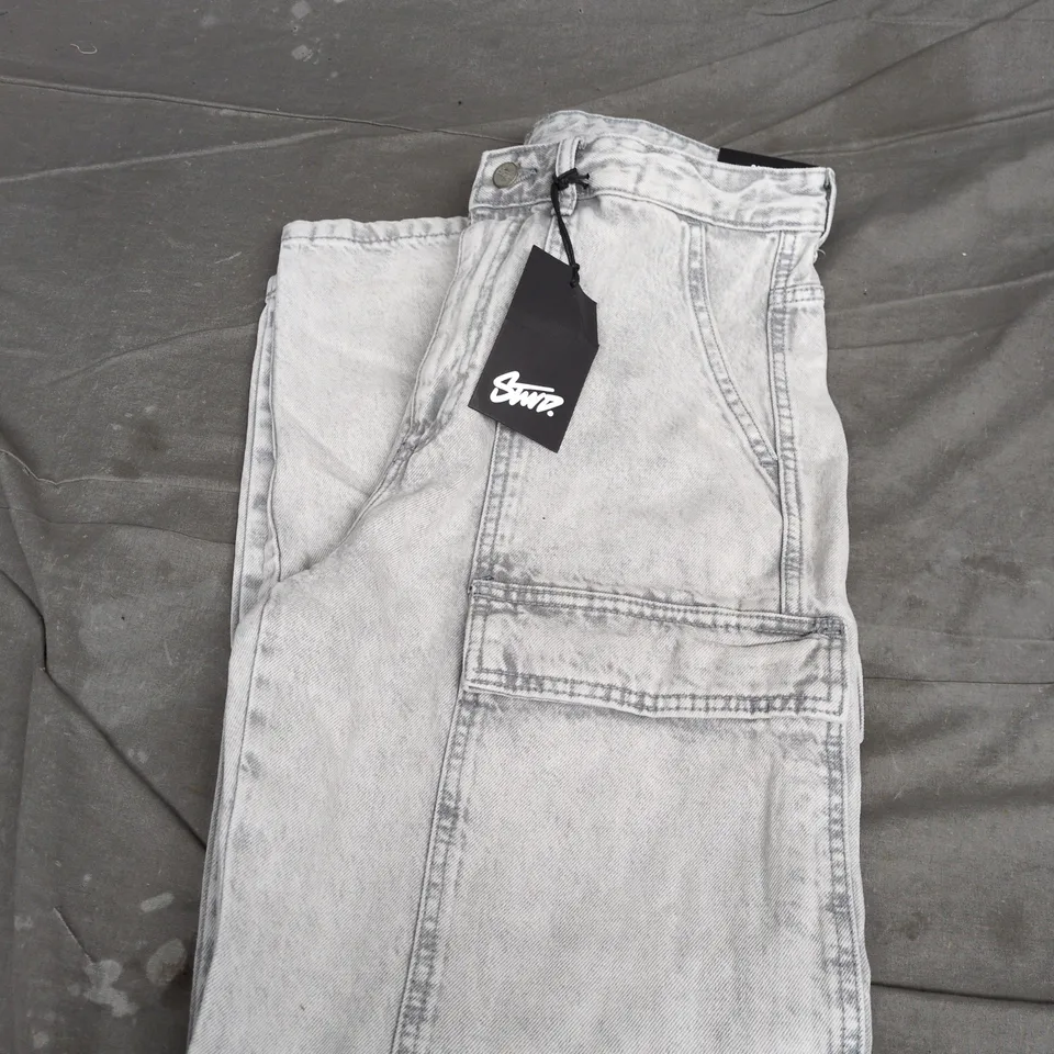 PULL&BEAR LIGHT WASH DENIM JEANS - MEN'S, UK 31 (EU 40 / US 31)