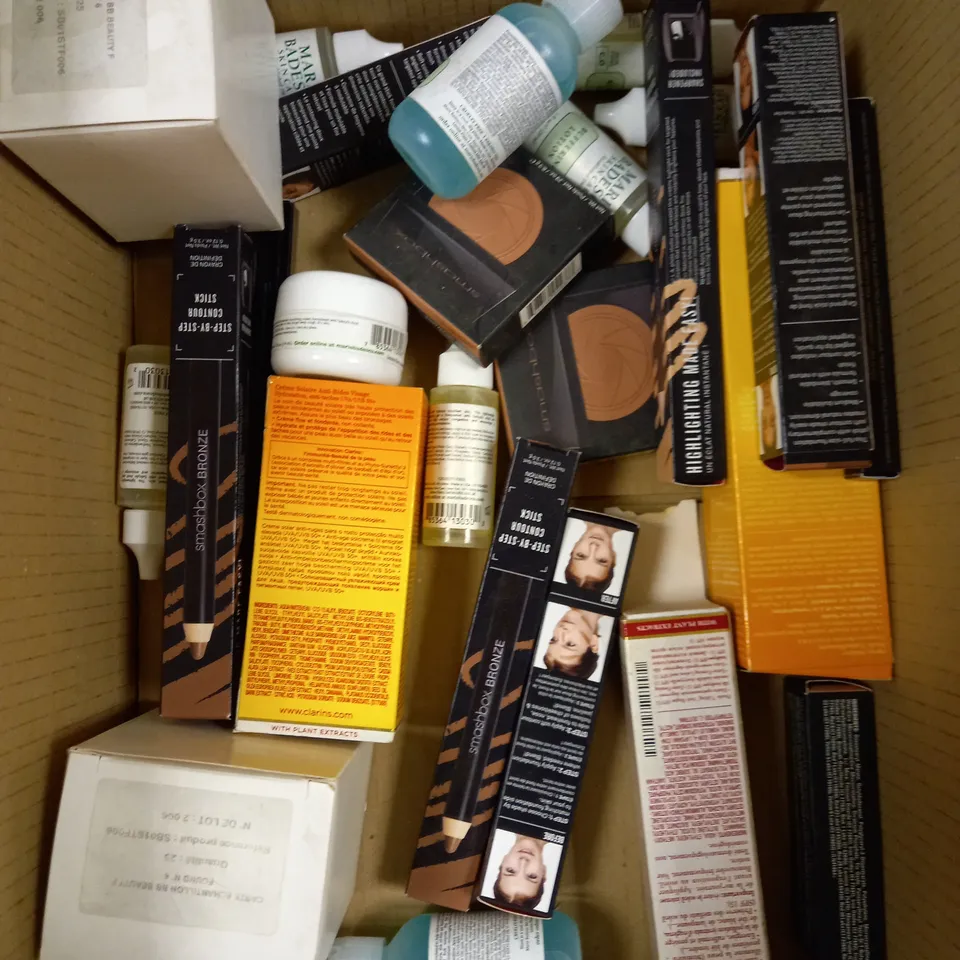 BOX OF APPROXIMATELY 30 ASSORTED MAKE-UP & BEAUTY PRODUCTS TO INCLUDE CLARINS SUN CARE CREAM, NARS LIP COVER, MARIO BADESCU CUTICLE CREAM ETC