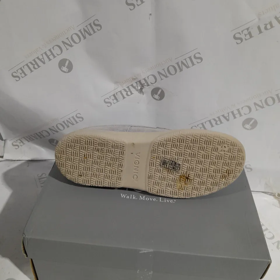 BOXED PAIR OF VIONIC SLIPPERS - UK SIZE 4