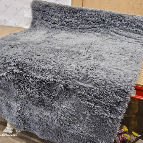 GREY SHAGGY RUG 120 × 170