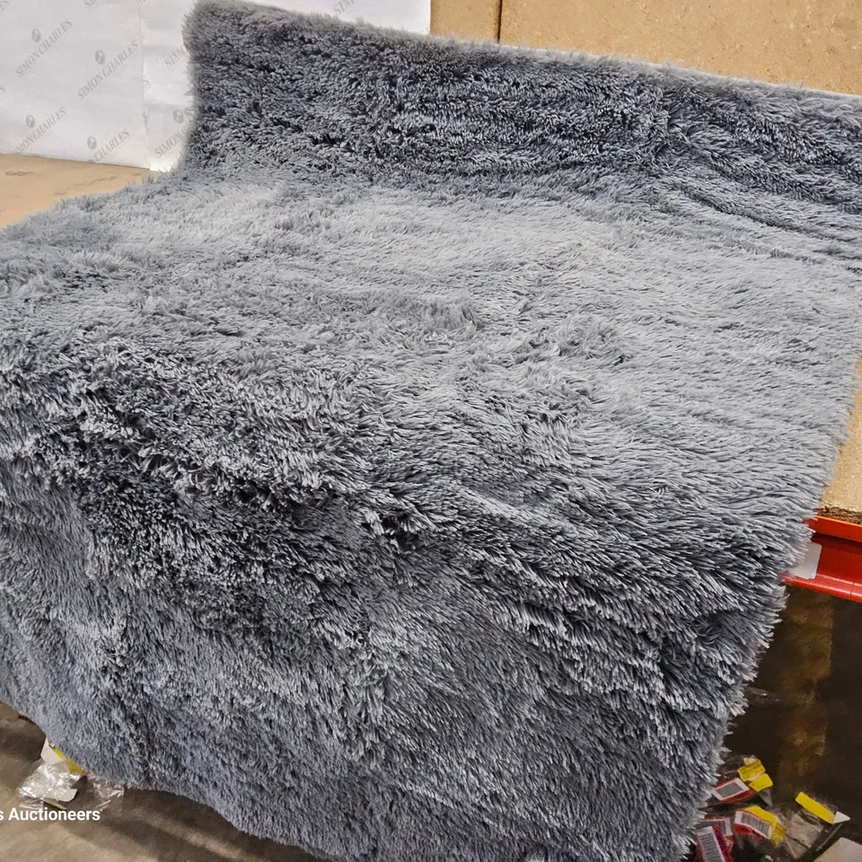 GREY SHAGGY RUG 120 × 170