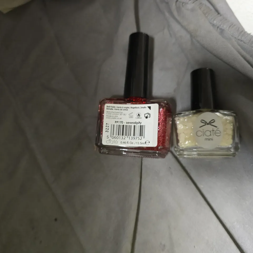 CIATÉ LONDON MINI NAIL POLISH SET – RED GLITTER 'SERENDIPITY' & PEARL BEAD