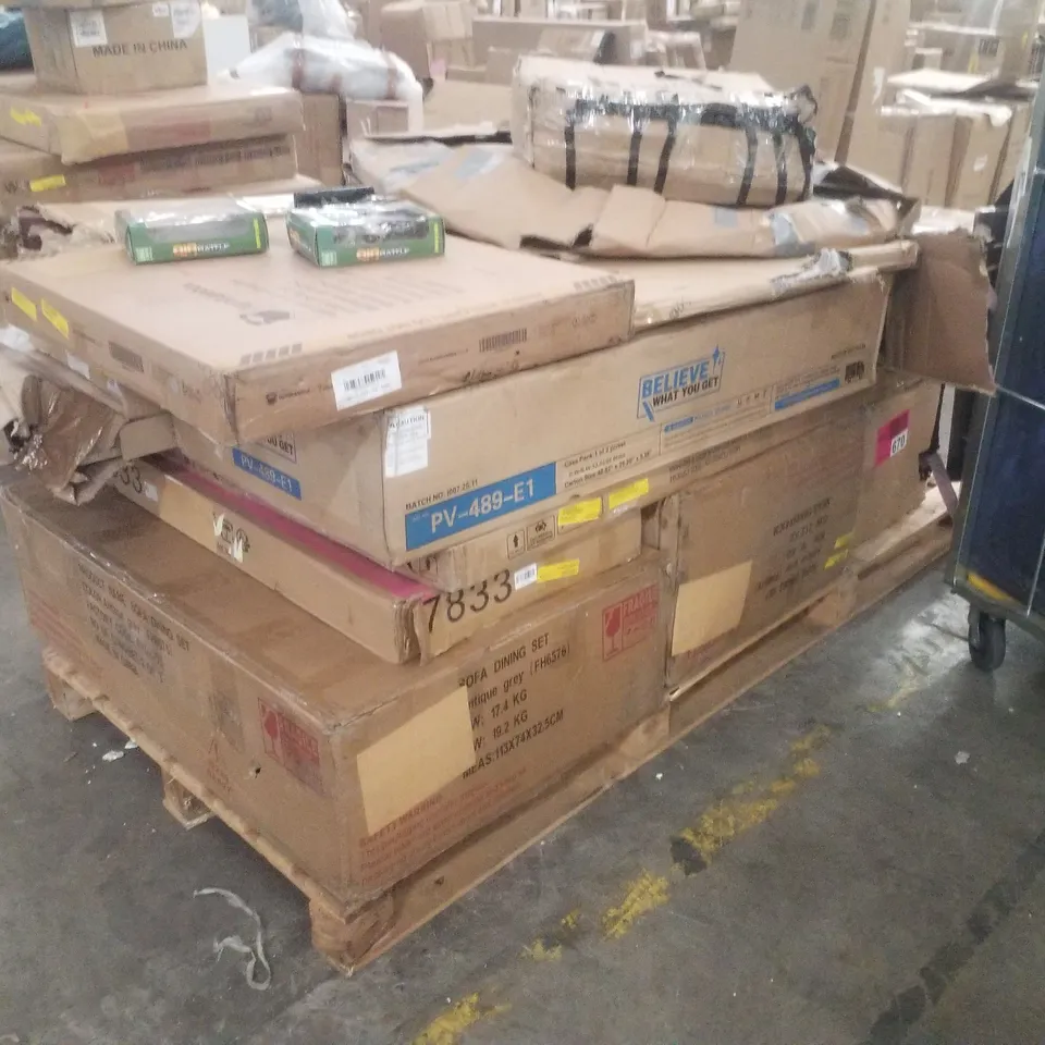 PALLET CONTAINING ASSORTED INCOMPLETE FLATPACK FURNITURE PARTS