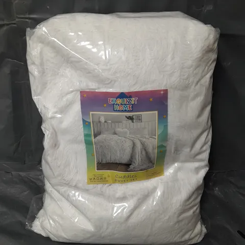 EXQUIZIT HOME CUDDLES DUVET SET IN WHITE - DOUBLE