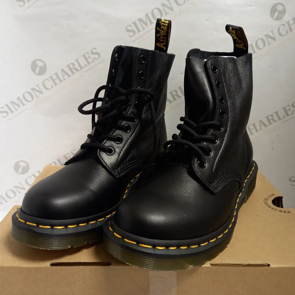 DR MARTENS 1460 PASCAL BLACK BOOTS - SIZE 5