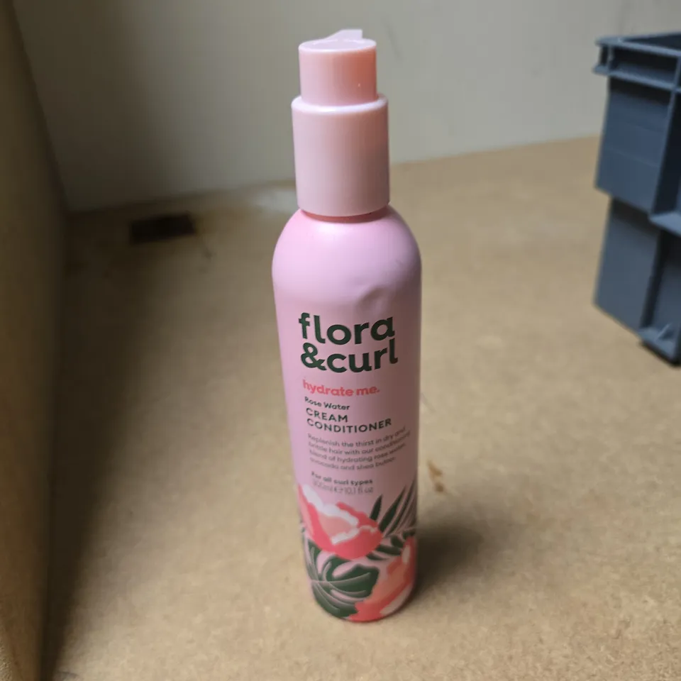 APPROXIMATELY 20 ASSORTED COSMETIC ITEMS INCLUDING SEA MAGIK DEAD SEA SALTS , WELEDA SPORT MASSAGE OIL AND FLORA & CURL CREAM CONDITIONER 