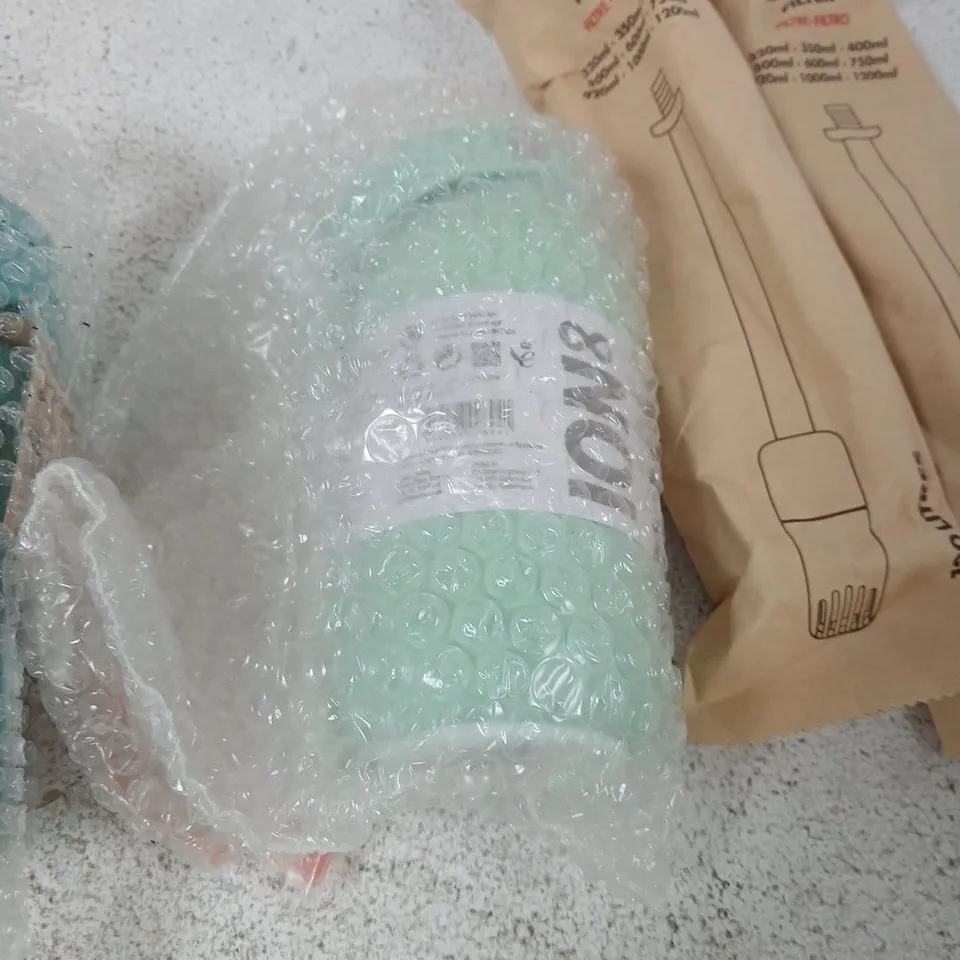 2 ION8 WATER BOTTLES WITH 2 FILTERS 