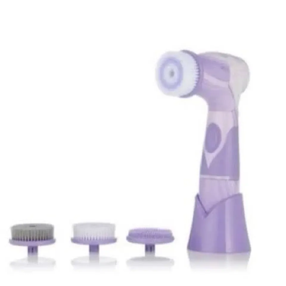 BLUSHLY CLEANSING & EXFOLIATING FACE BRUSH