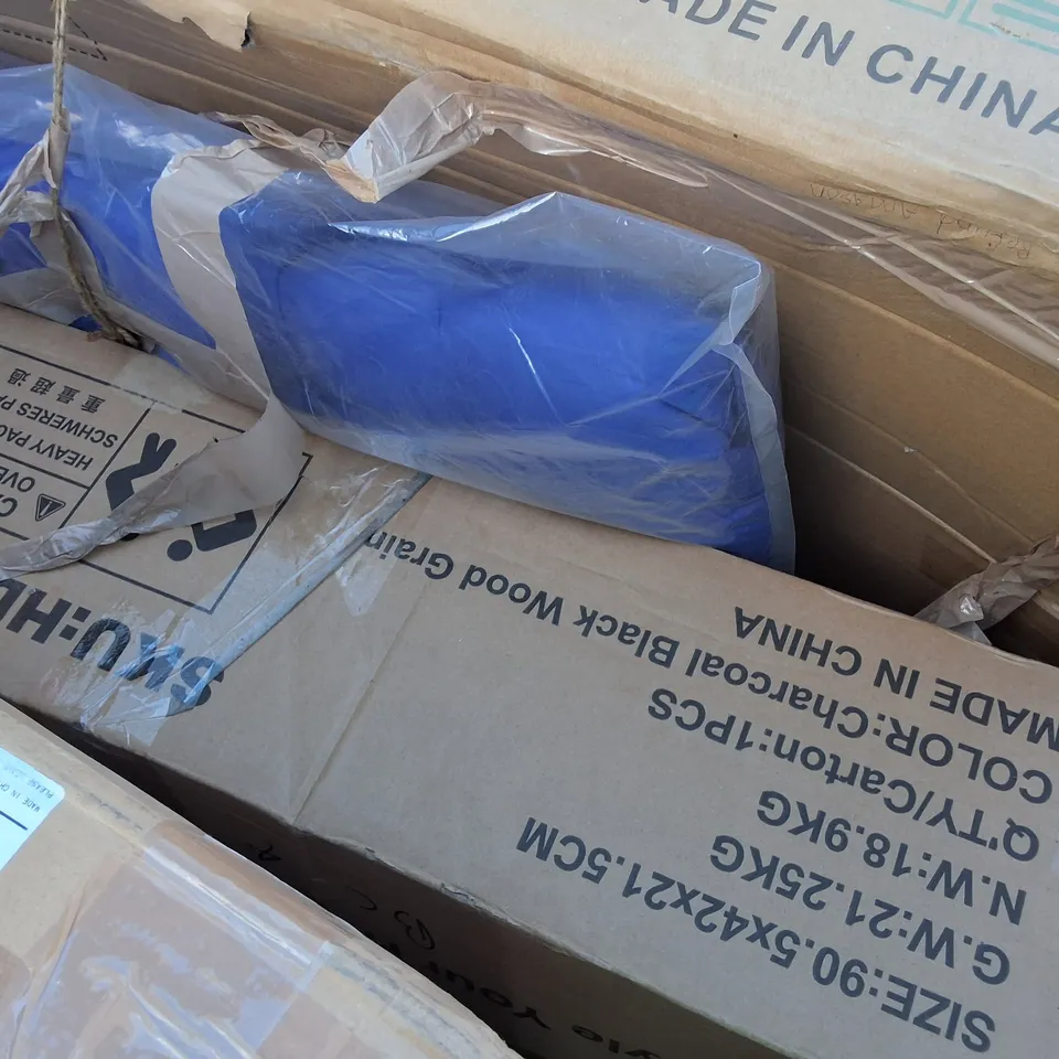 PALLET OF ASSORTED HOUSEHOLD ITEMS TO INCLUDE CEILING FAN LIGHT,BABY HIGH CHAIR AND BEJOY PLAY PEN