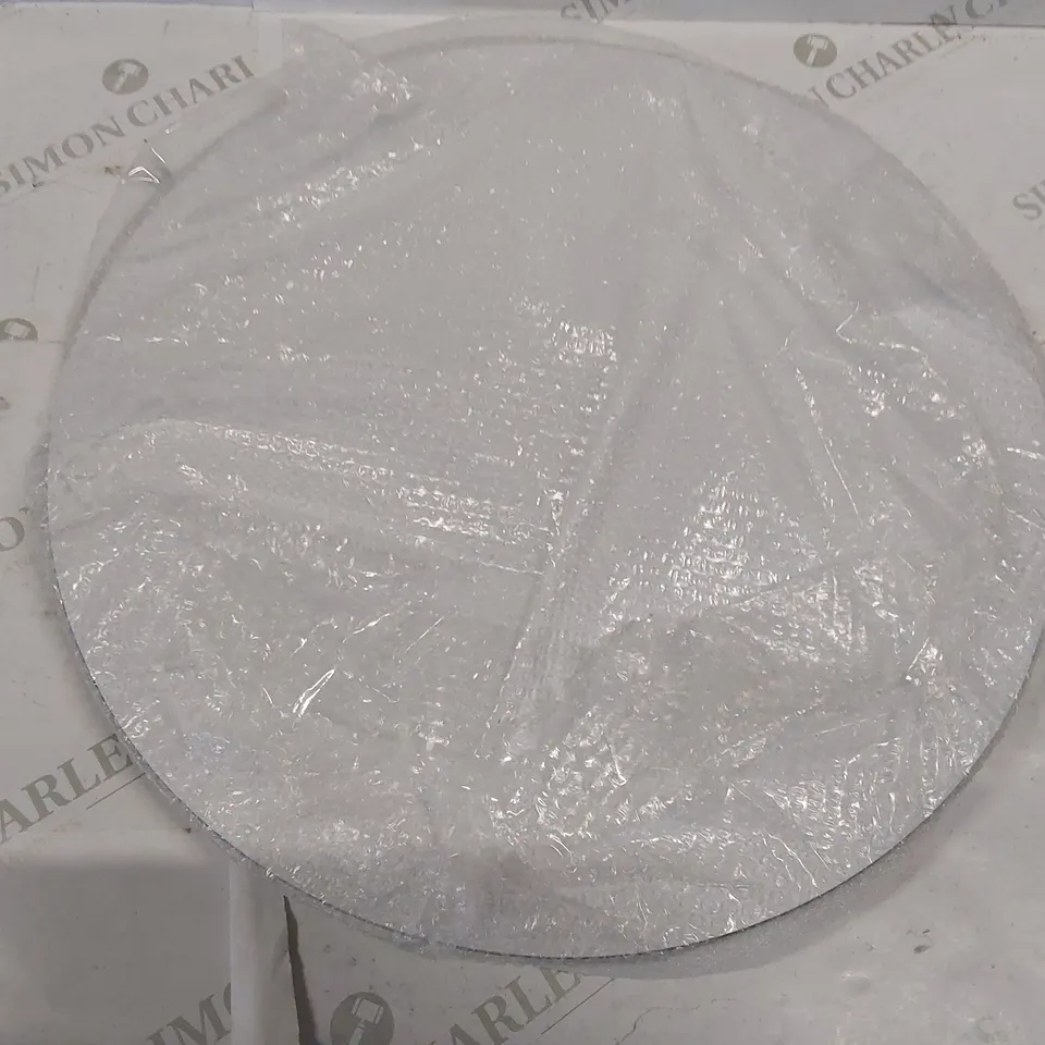 WRAPPED ROUND WALL MIRROR (1 ITEM)