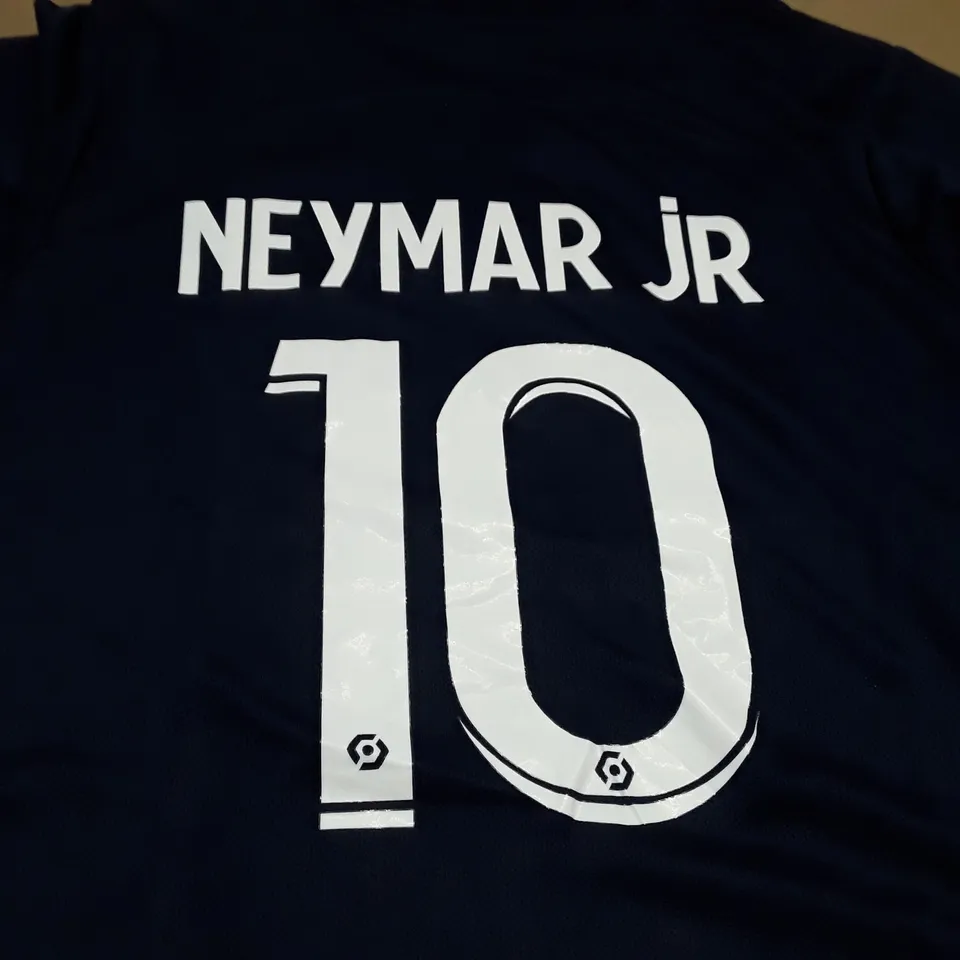 PARIS SAINT GERMAINE REPLICA FOOTBALL KIT - 26