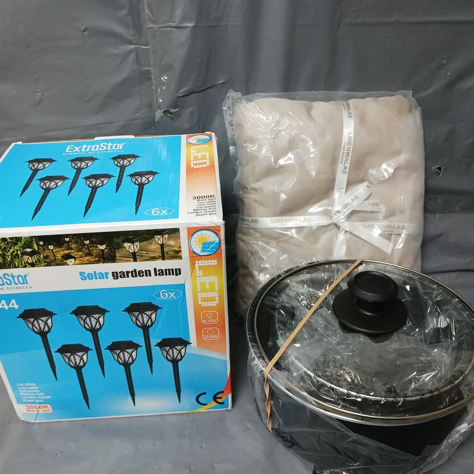 APROXIMATELY 15 ASSORTED HOUSEHOLD ITEMS TO INCLUDE BEDDING, POT SET, EXTRA STAR SOLAR GARDEN LAMP, ETC