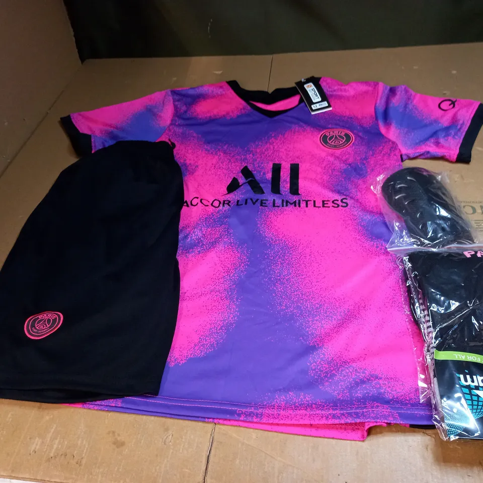 PSG FC FULL AWAY KIT WITH MBAPPE 7 ON THE BACK SIZE M