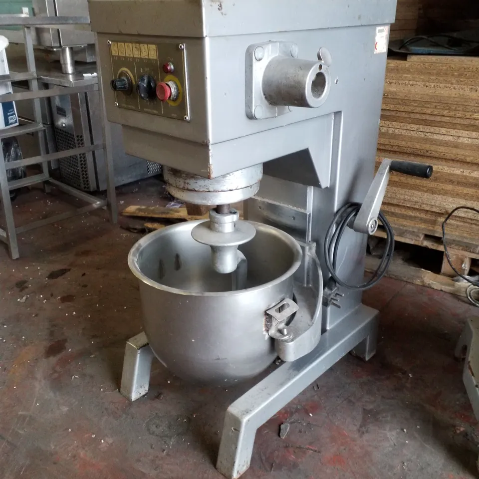 CRYPTO PEERLESS EG-20 DOUGH MIXER