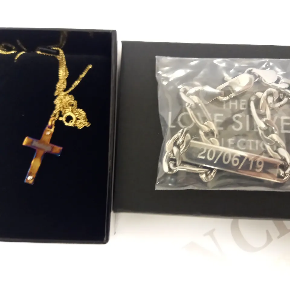 LOT OF 4 PERSONALISED JEWELLERY ITEMS RRP £160