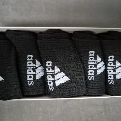 ADIDAS PACK OF SOCKS IN BLACK (5 PAIRS)