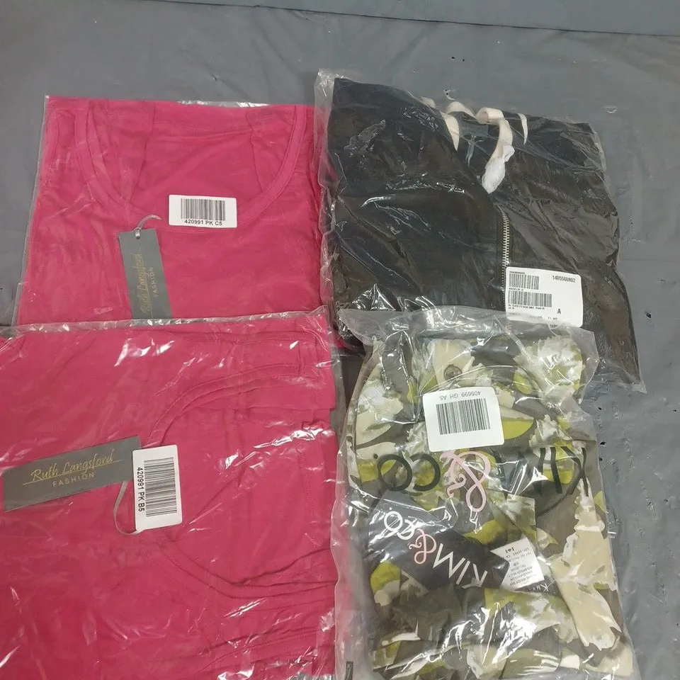 APPROXIMATELY 25 ASSORTED CLOTHING ITEMS TO INCLUDE TOPS, DRESSES , JACKETS  ETC